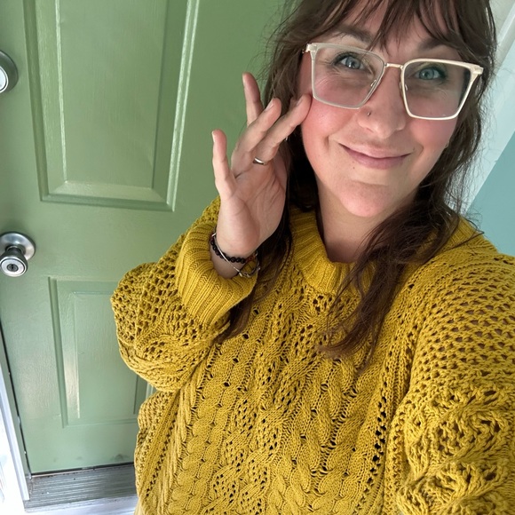 Meet your Posher, Jennifer - Picture 3 of 5